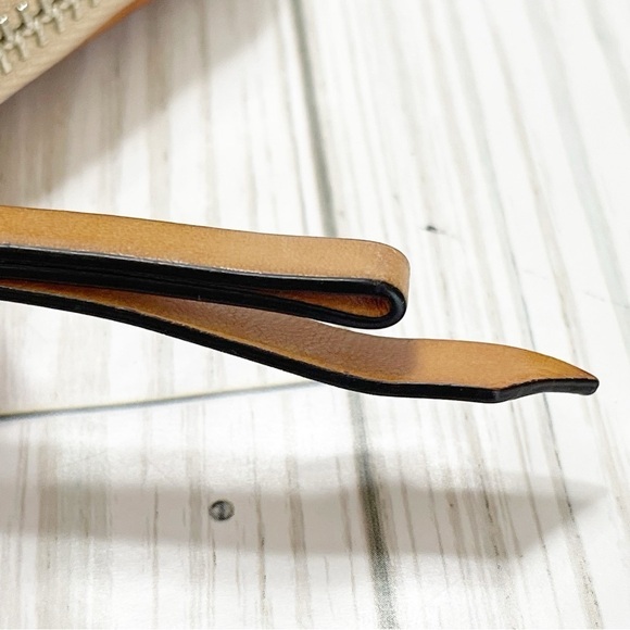 Coach Peyton Full Zip Patent Leather Wallet F48164 - Picture 10 of 16